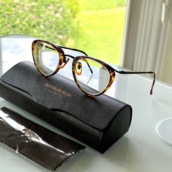 Oliver Peoples OP-9 Vintage 1980s Tortoise Eyeglasses in Mint Condition - Picture 4 of 15